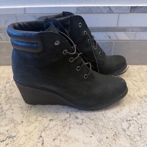 Women's Timberland Earthkeepers Leather Wedged Ankle Booties Size 9